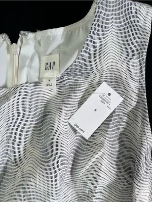 GAP Women’s Chevron Print Sleeveless Tie Waist Fit & Flare Dress Size Small NWT thumbnail 3