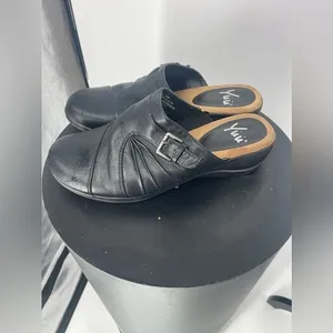 Yuu leather black‎ slip ons size 10 woman's Bin 1 thumbnail 5