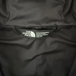 The North Face Jordannha Vest‎ Black Hooded Insulated Quilted Puffer thumbnail 4