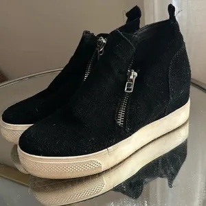 Steve Madden Wedgie Sneaker Size 6 thumbnail 1