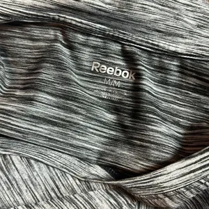 Reebok Grey Heathered Space Dye Long Sleeve Athletic Long Sleeve Shirt thumbnail 2