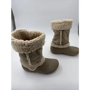 Crocs Boots Mid Calf Tan Beige Lined Faux Suede Fur Winter Snow Size 8 thumbnail 3