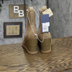 NWT Universal Thread Womens Cypress Winter Boots 88375524 Taupe Brown 8M thumbnail 8