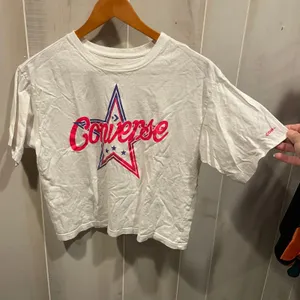 Cute Converse star logo pink purple crop graphic t-shirt thumbnail 4