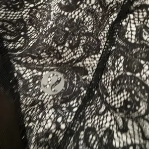 Lululemon Athletica Lace Print Running Shorts‎ Black White Mesh Trim Size 10 Reg thumbnail 4