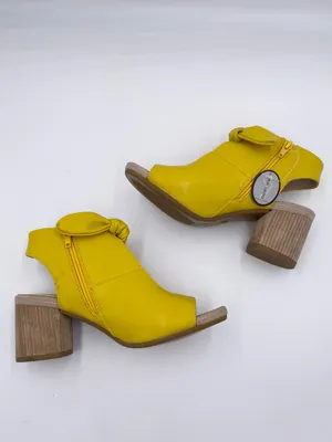 NEW Good Choice Kimora Sandal Heels Size 6 Bright Yellow Faux Leather Bow Detail thumbnail 13