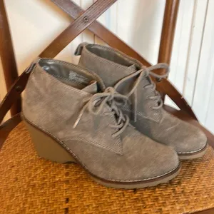White Mountain Lambert genuine suede wedge lace up booties 8.5 thumbnail 8