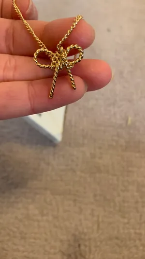 H and m bow necklace Gold thumbnail 2