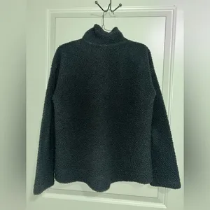 Old Navy Black Teddy Pull Over thumbnail 2