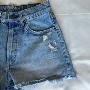 Arizona Jeans Light Blue Distressed Denim High-Rise Shorts thumbnail 3