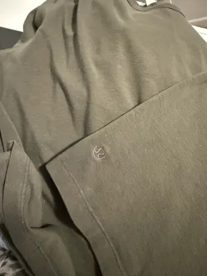 Lululemon Top thumbnail 3
