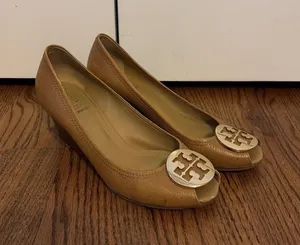 Tory Burch Womens Sally Tan Leather Round Toe Slip On Wedge Pump Heels 8M thumbnail 1