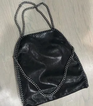 Brand new gorgeous black vegan leather oversized handbag! thumbnail 2