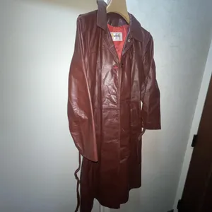 Vintage Avanti Brown Leather Trench Coat from the 1970’s Size Small thumbnail 3