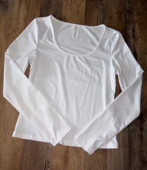 Classic Long-Sleeve Scoop Neck Top - White thumbnail 1