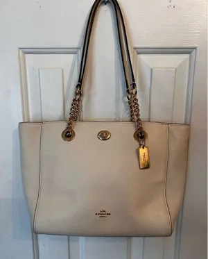 Coach TURNLOCK CHAIN TOTE 27 CHALK white or Pebble Leather Shoulder Bab thumbnail 1