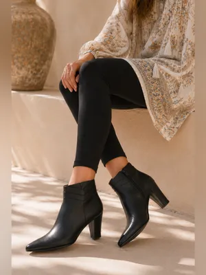Worthington Madison Black Vegan Leather Block Heel Side Zip Ankle Booties 8 NIB thumbnail 2