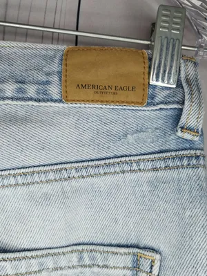 American Eagle Outfitters High-Rise Light Wash Y2K 90's Style Mom Jeans thumbnail 8