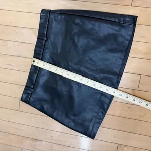 ZARA Faux Leather Lined Mini Skirt w Belt Loops Size Small Black thumbnail 7
