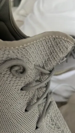 Adidas Yeezy Boost thumbnail 3