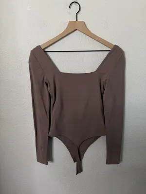 Aritzia Babaton Original Contour Headway Squareneck Bodysuit Womens Size‎ S thumbnail 4