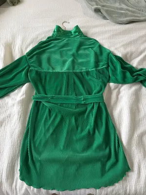 Green Dress thumbnail 3