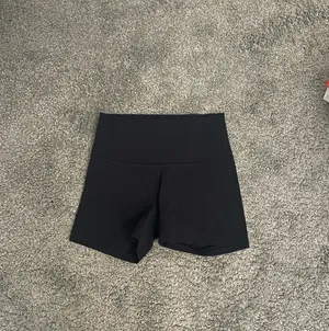 Aritzia TNA Shorts Biker Butter thumbnail 2