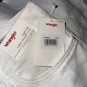 NWT Wrangler Womens High Rise Rodeo Straight Leg Crop Jeans- 14/32 thumbnail 5