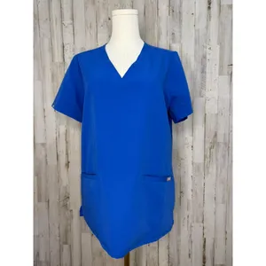 Figs Women's Casma 3 Pocket V-Neck Scrub Top‎ Medium Blue Short Sleeve Workwear thumbnail 2