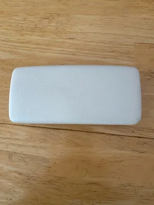 Versace White Leather Eyeglass/Sunglass Case thumbnail 4