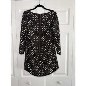 Elliatt Laser Cut Floral Shift Dress Womens Size M Black Cocktail Wedding Party thumbnail 6