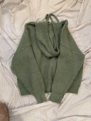 American Eagle Sweater  thumbnail 2