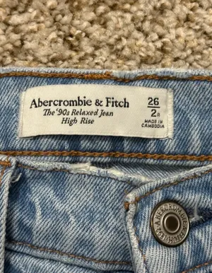Abercrombie and fitch 90s relaxed jeans thumbnail 2