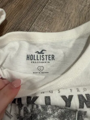 Hollister graphic tee thumbnail 2