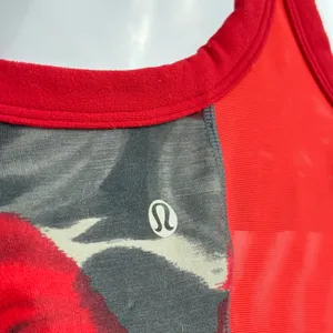Lululemon Tank Top Women 6 Red Rose Print Racerback Shelf Bra Rare Gym‎ Yoga thumbnail 5