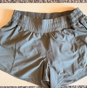 Lululemon Hotty Shorts Green thumbnail 3