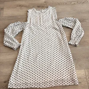 Esley Dress‎ Small White Black Polka Dot Cold Shoulder Long Sleeves thumbnail 1