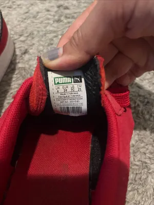 Puma unisex’s Red Suede Low-Top Sneakers thumbnail 2