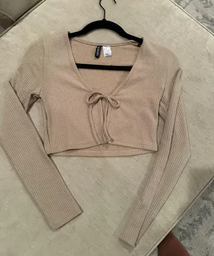 H&M Open Tie Long Sleeve Crop Top thumbnail 1