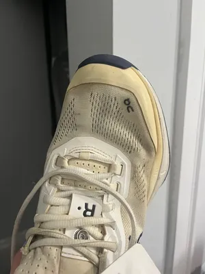 Women's OnCloud The Roger Pro Tennis Shoe Size 8.5 Gently worn thumbnail 4