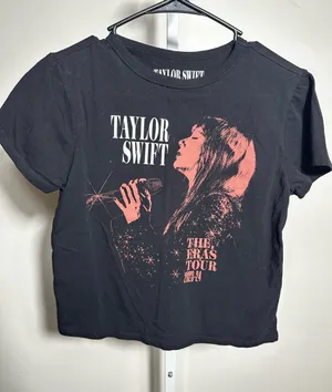 H63. Taylor Swift The Eras Tour 2023-24 Black Crop Tee Shirt Women’s L thumbnail 1