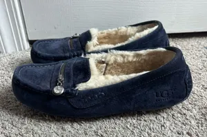 UGG Ansley Charm Loafers Slippers Navy Suede Shearling Size 8 thumbnail 1