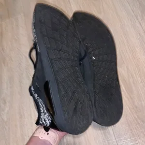 Black & white comfy athletic sneakers woman’s 9 thumbnail 6