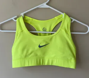 Nike sports bra thumbnail 1