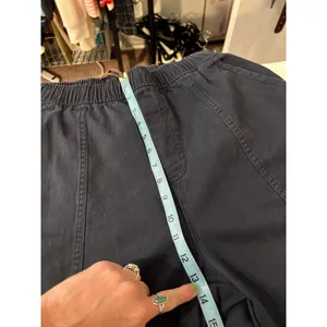 Old Navy Black Cotton High Rise Elastic Waist Barrel Leg Cropped Pant Size Large thumbnail 11