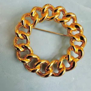 Vintage Gold-Tone Chain Link Circle Brooch thumbnail 1
