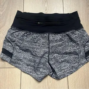 Lululemon Pace Perfect Shorts 3" Air Time White Black Size 4 thumbnail 7