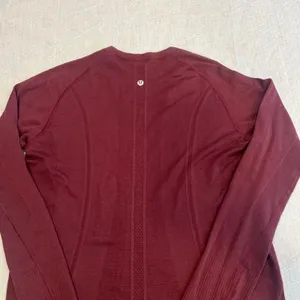 Lululemon burgundy swiftly tech long sleeve 12 women thumbnail 3