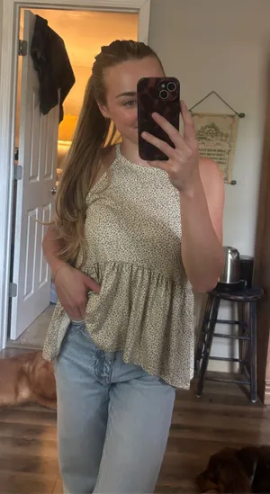 Boutique Top thumbnail 1