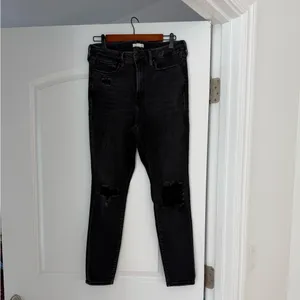Good American Black Distressed Skinny Jeans Size 12 / 31 Stretch Denim thumbnail 4